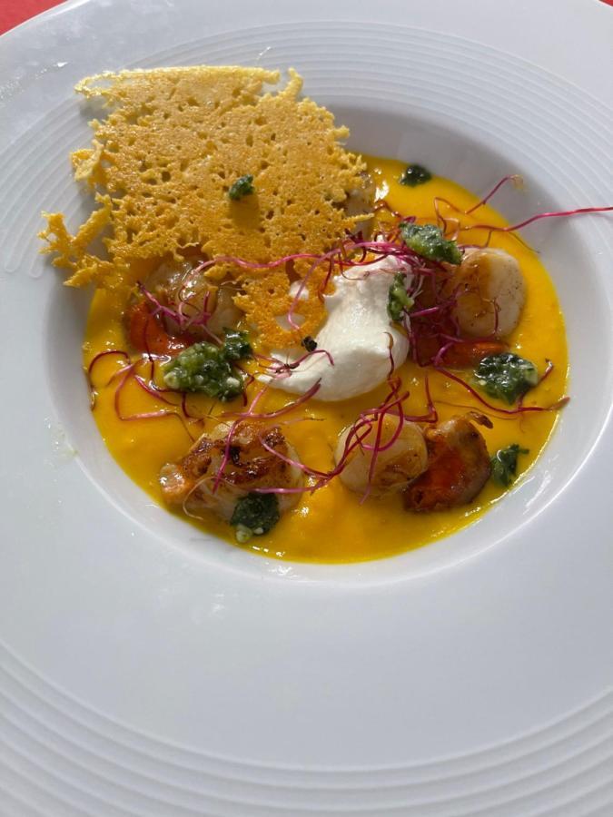 Logis Hotel Restaurant Cazes Arazat Laissac Eksteriør bilde